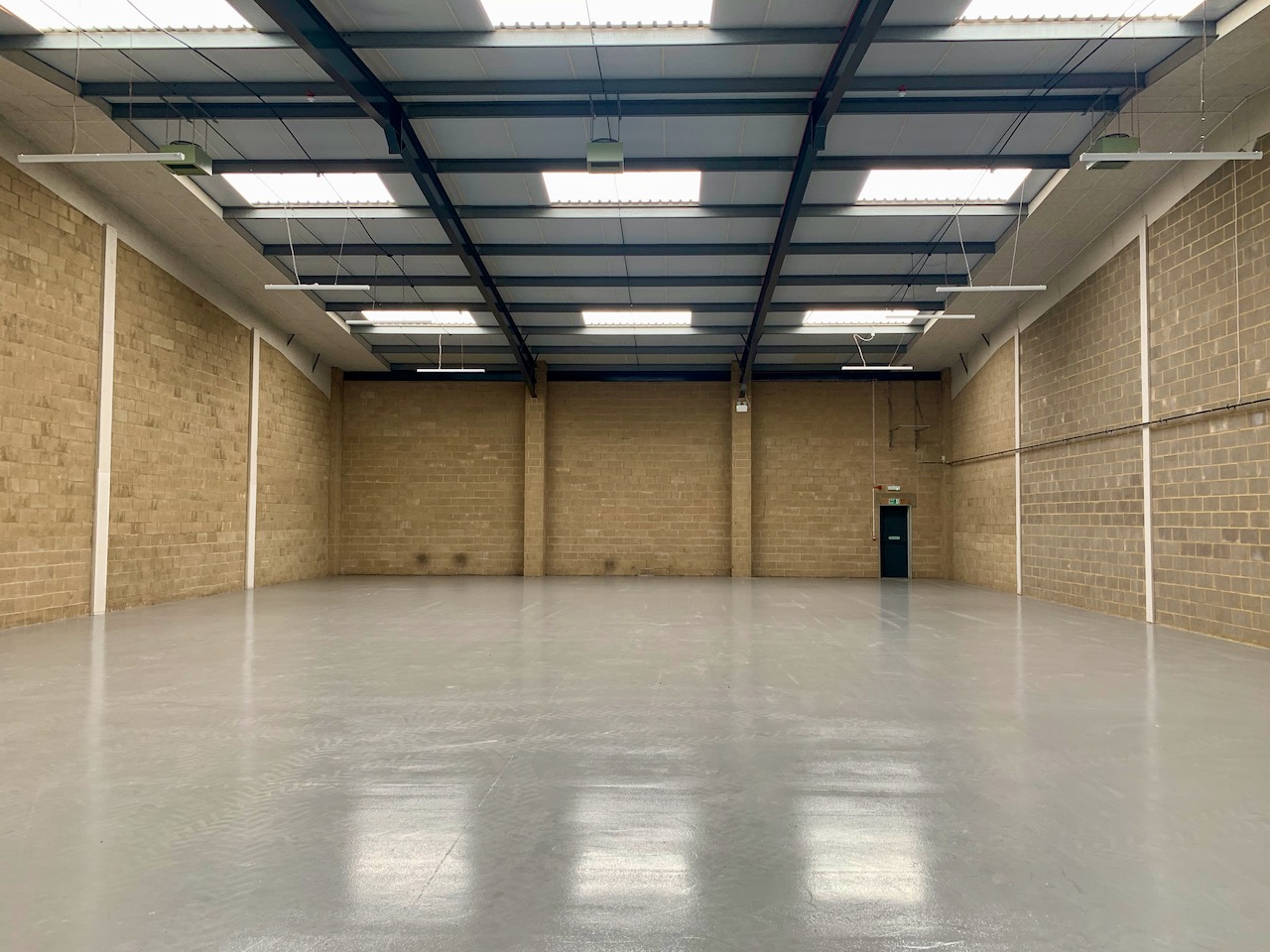 14-Plover-Close-Newport-Pagnell-Warehouse-internal-rear