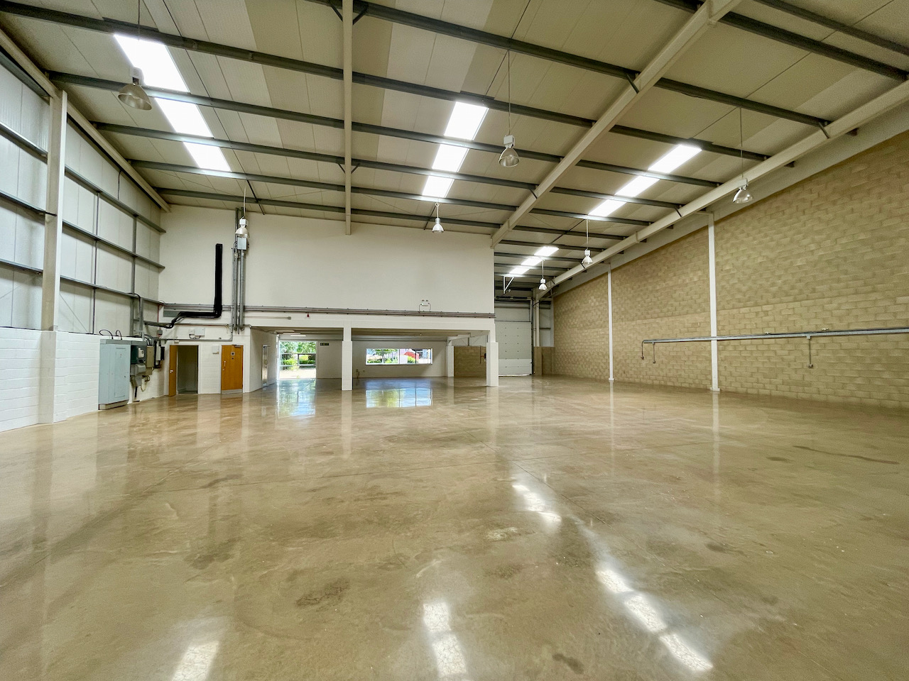 2-IO-Centre-Milton-Keynes-warehouse-internal-3